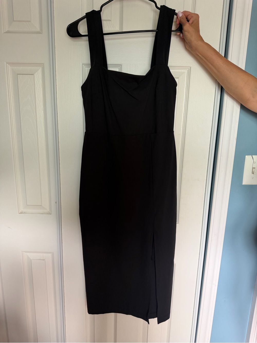 Dynamite Black Square Neck Sleeveless Midi Dress